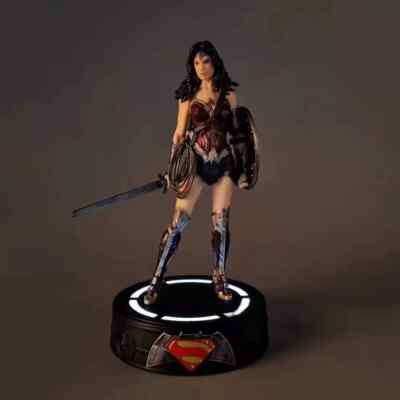 Batman V Superman Wonder Woman LED beleuchtet 22cm Actionfigur DC Bruce Wayne