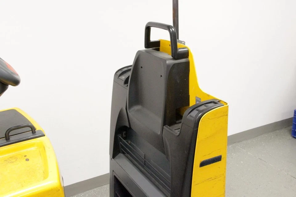 Jungheinrich EZS 330 Elektro-Schlepper bis 3.000kg BJ 2009 26.516 h - Bild 4 von 4