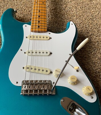 Fender VINTAGE 1980's MIJ Stratocaster Lake Placid Blue E Serial