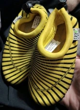 Easy USA Toddler Unisex Water Shoes Drawstring  Neon Yellow Pullon Size 7