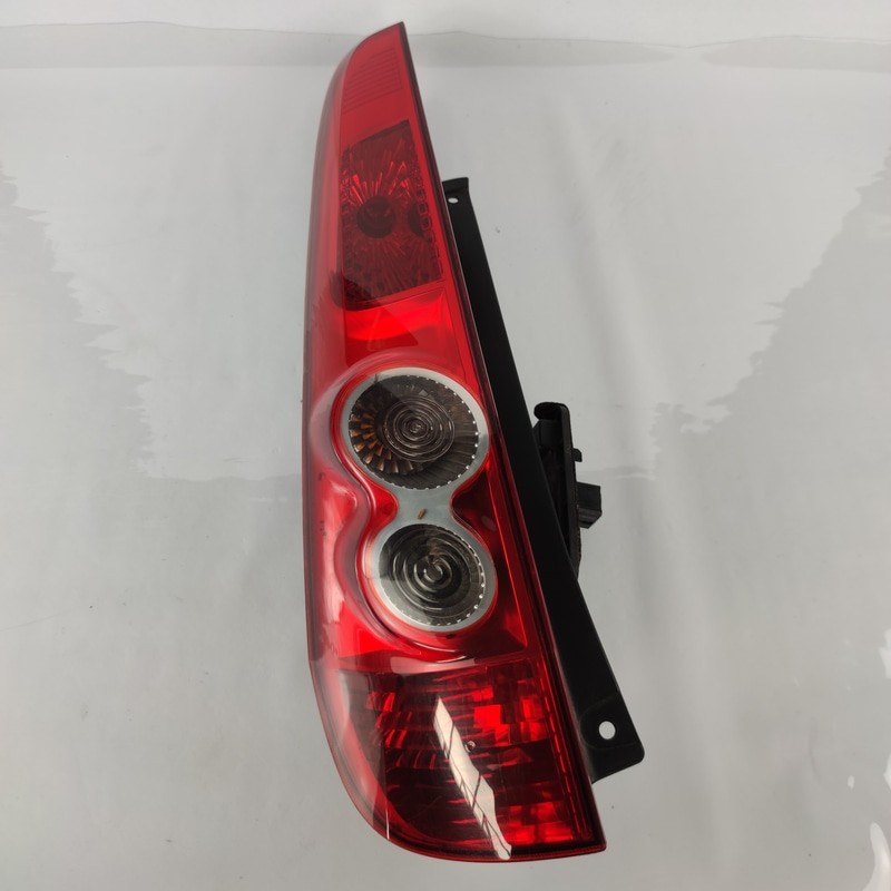 1437626 Fanale post. SX FORD FIESTA (CBK) 1.4 TDCi Ber 5p/d/1399cc