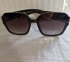 NWOT Jessica Simpson tortoise shell frame sunglasses UV absorptive