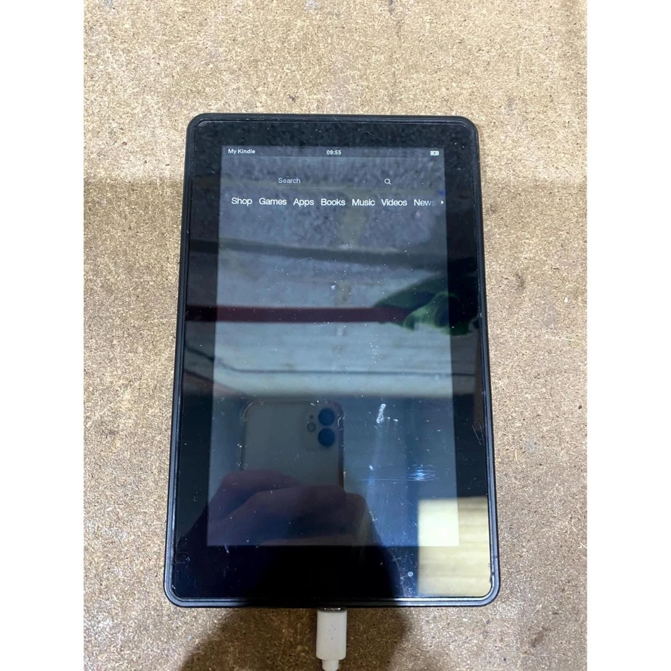 Amazon Kindle Fire D01400 Tablet Black 7.0" IPS LCD Screen Dual-core (512MB+8GB) - Image 3 of 4