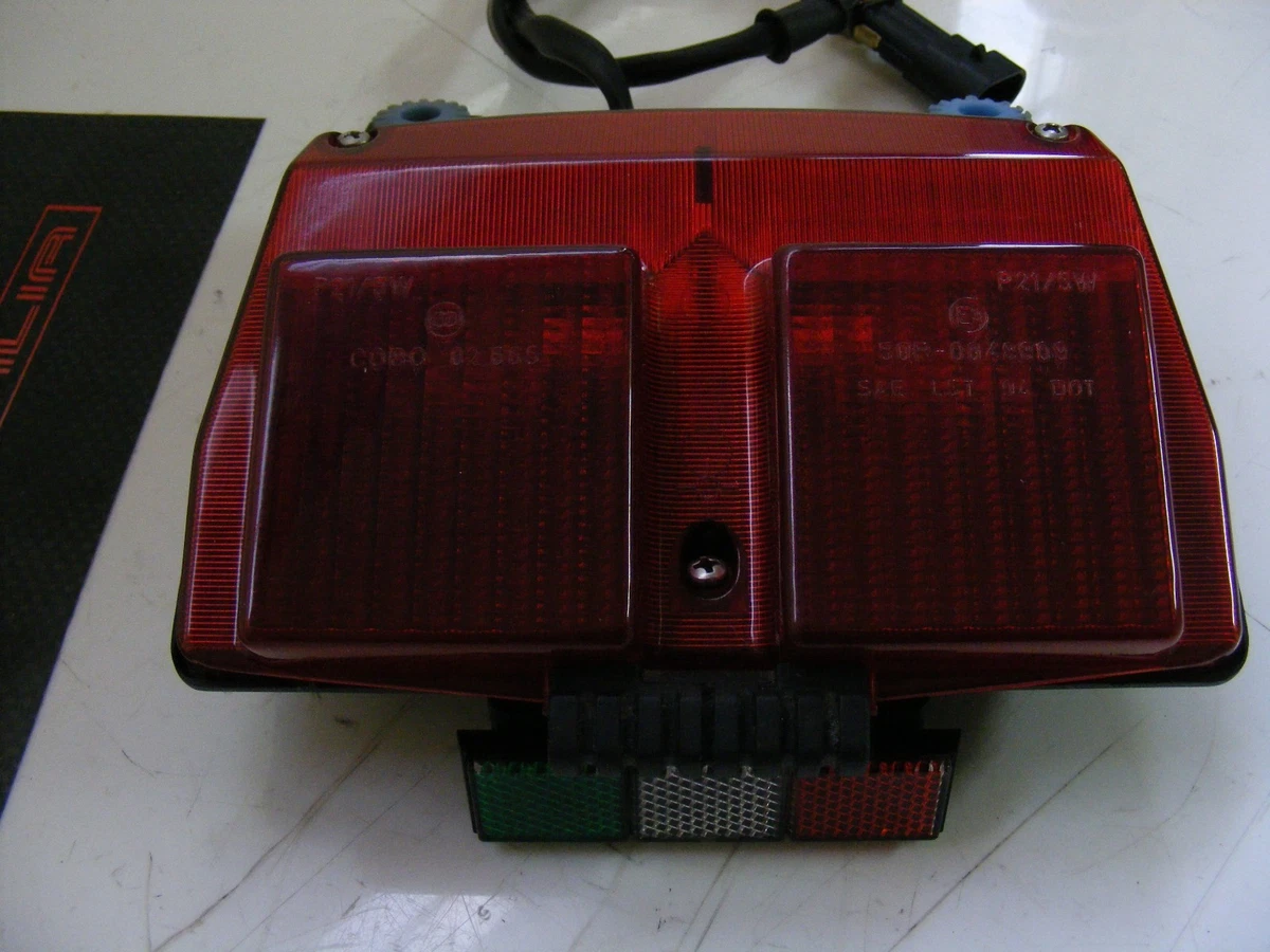 DUCATI 996 OEM REAR TAIL BRAKE LIGHT UNIT ASSEMBLY REFLECTOR 748 916 998
