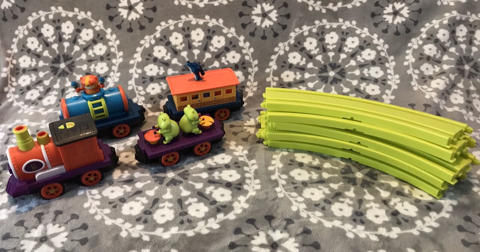 the critter express train set