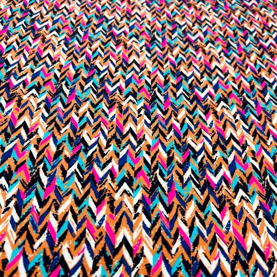Tela de Spandex Color Zig Zag Estampado 4 Vías Elástico por Yarda para Trajes de Baño Foto 4 de 4