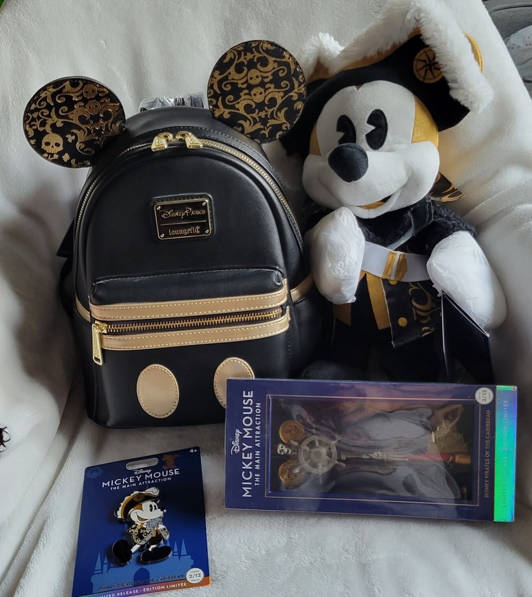 Loungefly Disney MMMA Pirates of the Caribbean backpack  display picture 1