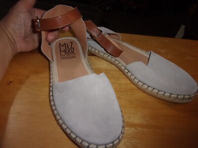 Miz Mooz New York City suede close toed sandals sz 39  US 9 *