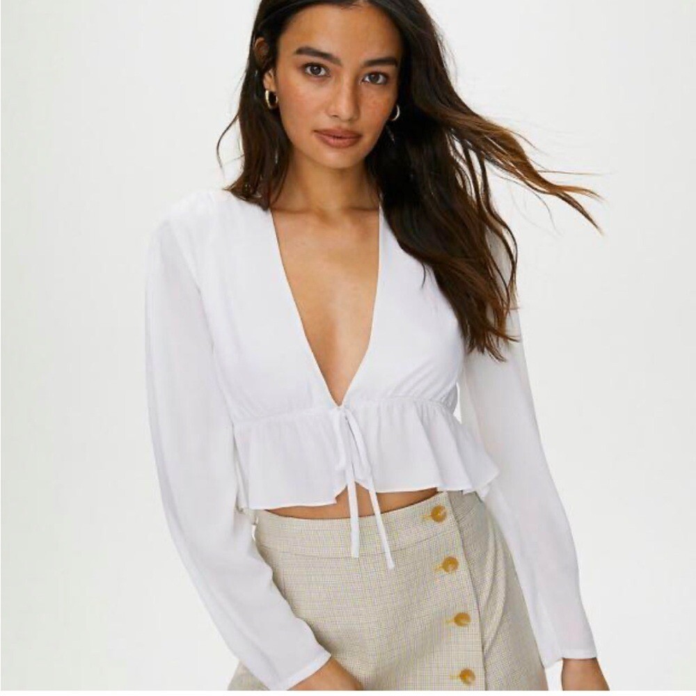 Sunday Best Aritzia Elegant White V-Neck Blouse