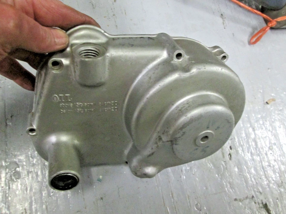 Cubierta embrague cárter derecho vintage honda ca100 / ca102 / ca105t 11330-001-100 Foto 4 de 4