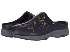 Woman's Clogs Easy Spirit Traveltime 551
