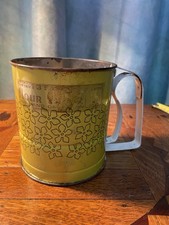 Androck Yellow Metal Floral Flour Sifter with Handle, Vintage Kitchen Tool