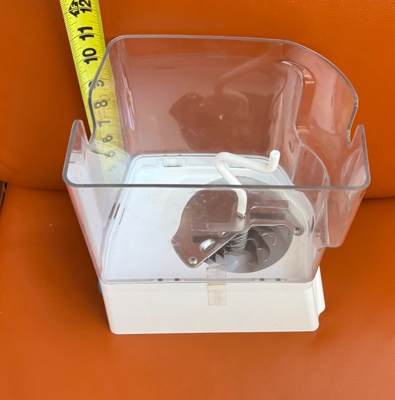 OEM Whirlpool Refrigerator Ice Bin 2212302 2255577 From M# GS2SHAXNL00