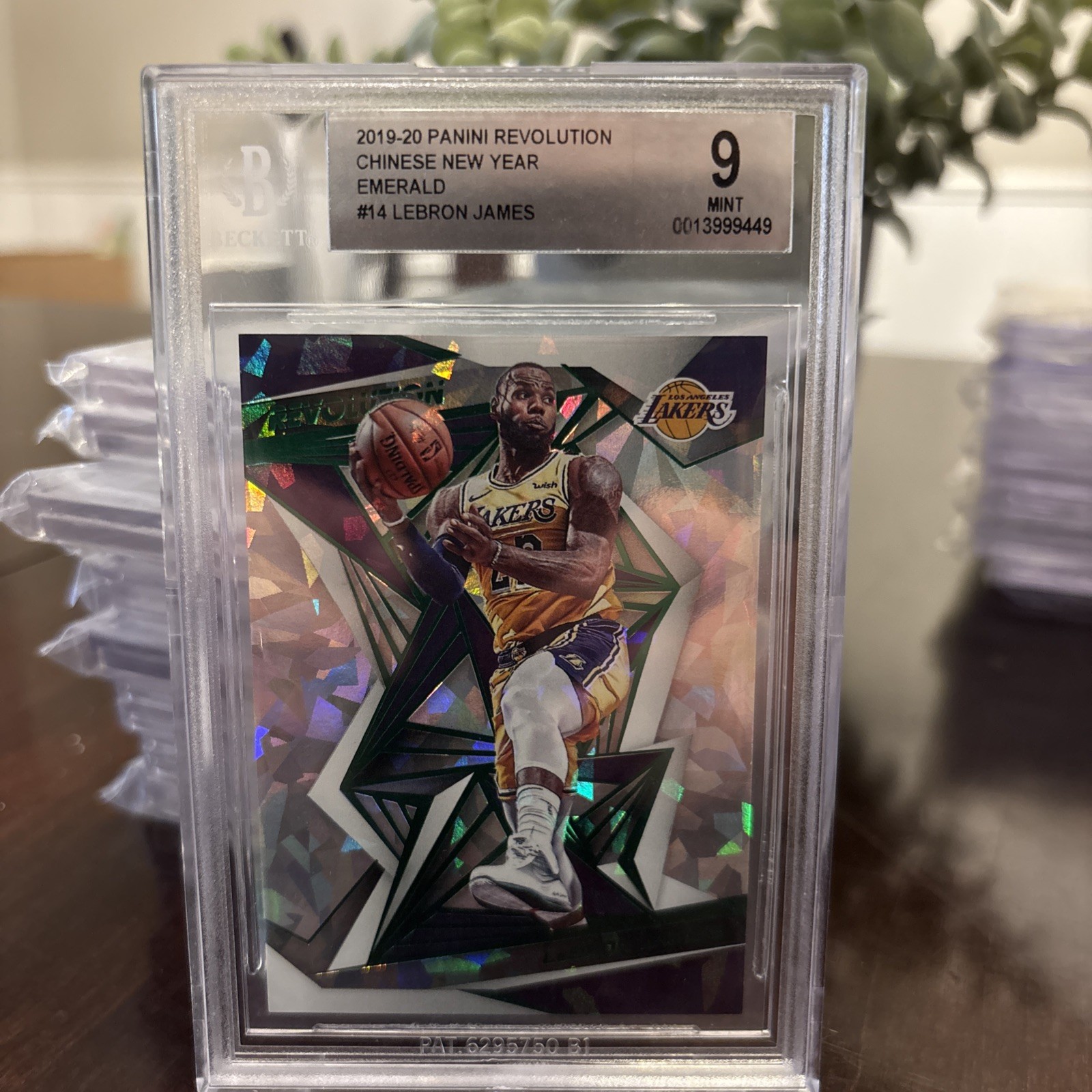 2019-20 Revolution Chinese New Year Emerald /88 LeBron James Mint 9 Lakers