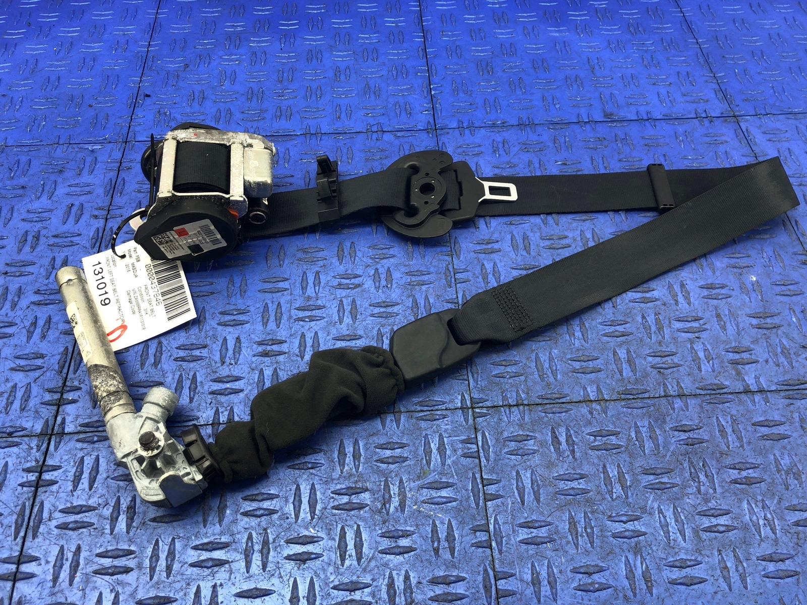 2014-2021 MASERATI QUATTROPORTE FRONT LEFT SEAT BELT RETRACTOR BLACK OEM 2015