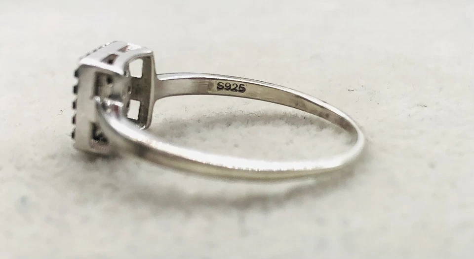 925/- Silberring mit weißen simulierten Diamanten, Gr. 62, - Bild 2 von 2