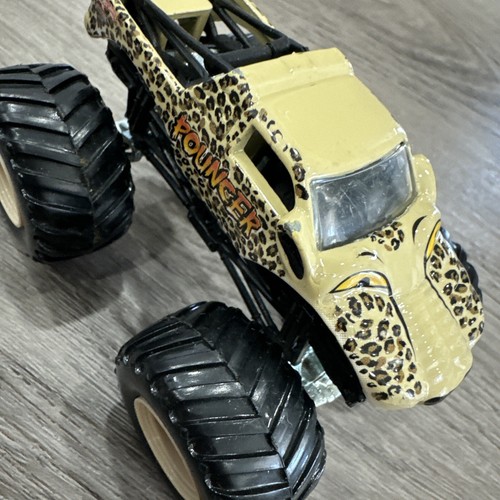 Monster JAM Hot Wheels POUNCER UNDER COVERZ 2006 #6 Leopard Truck Car Toy 1:64 - Picture 14 of 14