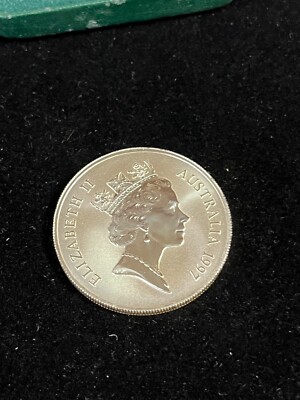 1997 Australia $1  1 oz .999 Fine Silver Coin with a Kangaroo