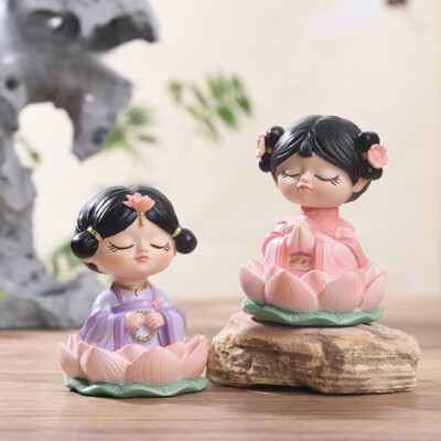 1pcs Süß Mädchen Mini Deko Büro Gut Glück Desktop Dekoration Klein Deko