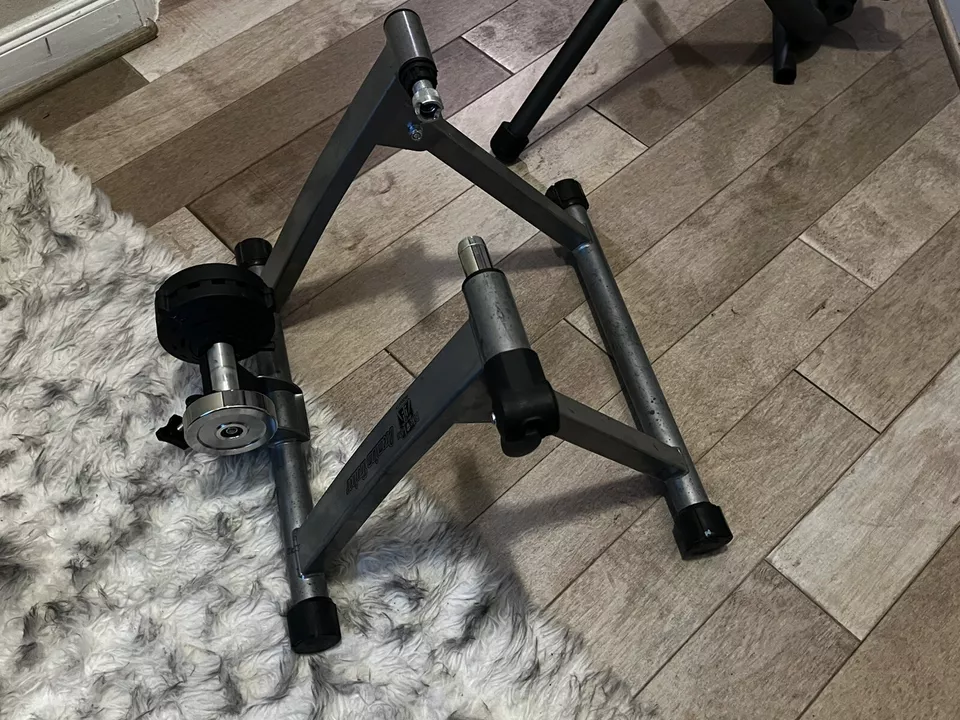 Bike Lane Premium Trainer Bicycle Indoor Trainer Exercise Ride All Year Silver - Image 4 of 4