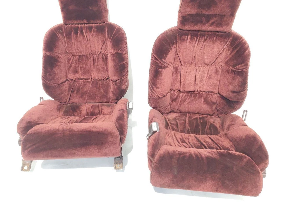 1987 年克莱斯勒征服原始设备制造商一对座椅有 Surface Rush On Tracks — 第 2/4 张图片