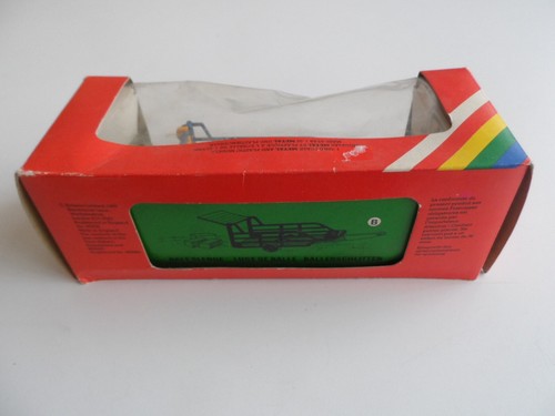Pre-Owned Britains Bale Sledge 9557 1:32 As Shown - Picture 6 of 8