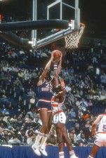 Bill Cartwright of the New York Knicks shoots 1981 Basketball Photo