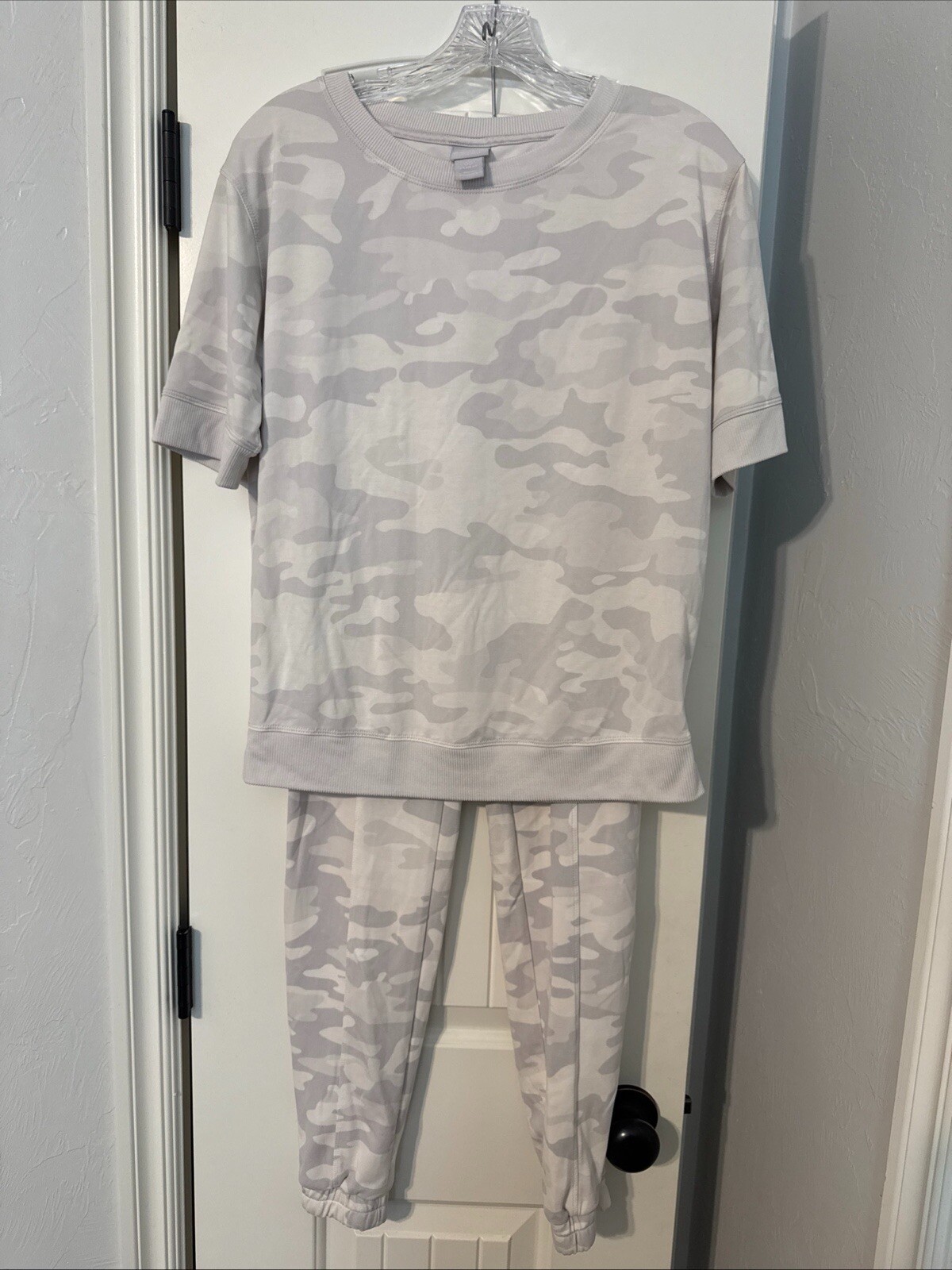 Picture 1 of 6