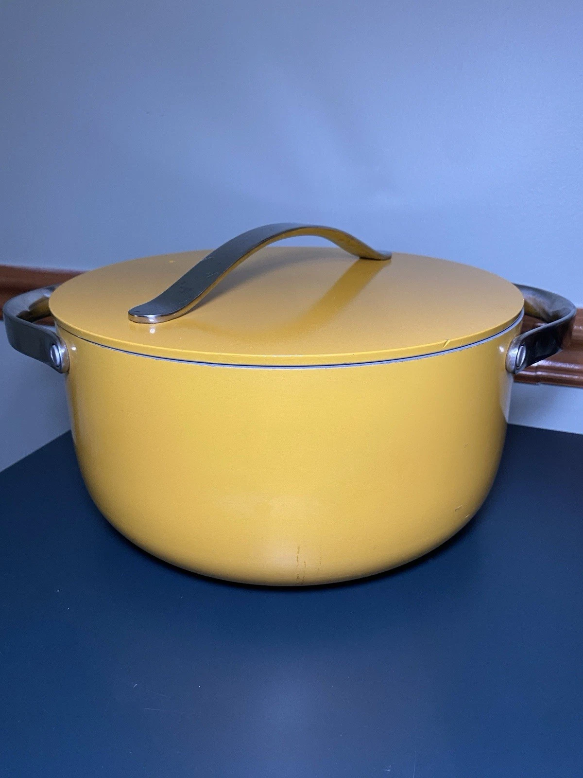 Nontoxic Caraway Ceramic 6.5-Qt Pot Non Stick Dutch Oven Lid Marigold Yellow