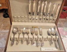 39 PIECE WM ROGERS & SON IS EXQUISITE SILVERPLATE FLATWARE SET SERVICE FOR 8