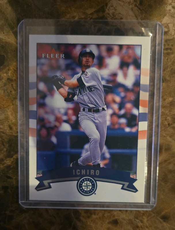 2002 Fleer #242 Ichiro Suzuki Seattle Mariners HOF
