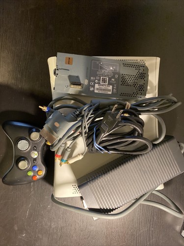 Microsoft Xbox 360 Game System Console Bundle W/ 1 WIRELESS CONTROL -CORDS WORKS - Picture 5 of 8