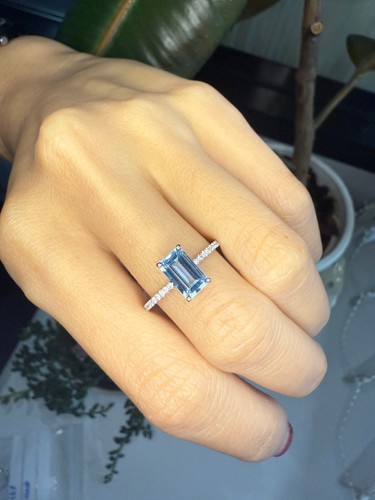 Platinum 950 Band Ring with Octagon Aquamarine & Natural Diamonds - Picture 6 of 7