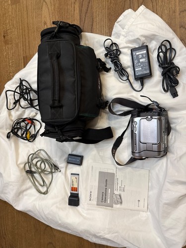 Sony Handycam DCR-TRV280 Digital-8 Camcorder 1 Battery , Bag, Tested