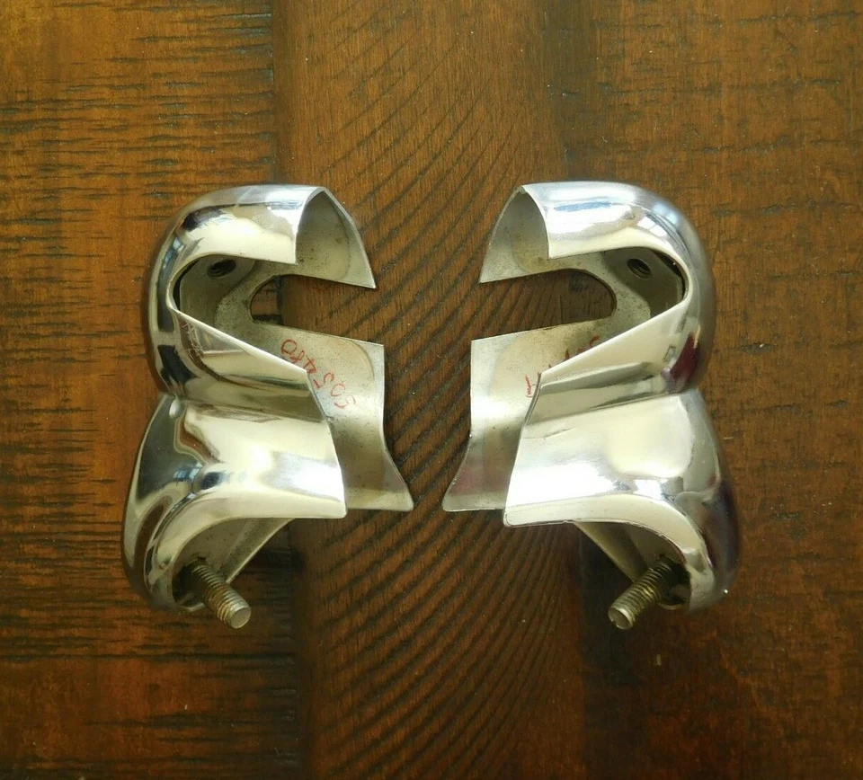 Pontiac Silver Streak 1941 accesorio parachoques protector tapas de extremo Nuevo de Lote Antiguo LH RH Chevrolet  Foto 3 de 4