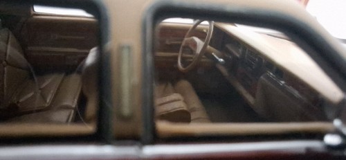 Lincoln Continental Town Car 1977 Red/ Brown 1:43 Neo American Excellence Models - Picture 7 of 15