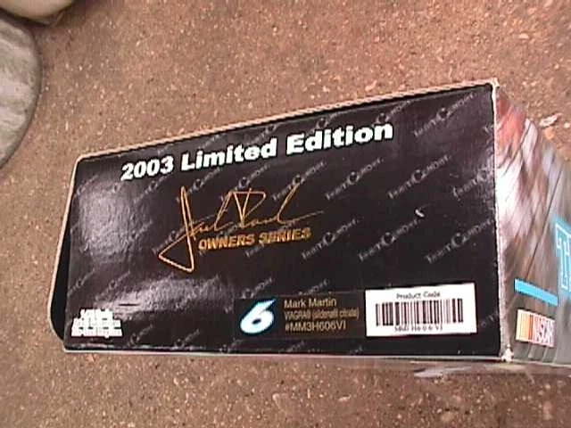 TEAM CALIBER NASCAR 2003 Racing Transporter Owner Series 1/64 Scale Mark Martin - Image 3 of 4