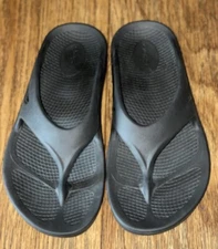 OOFOS Slip On Recovery Unisex Thong Flip Flops Sandals Size M5/W7 EU 38