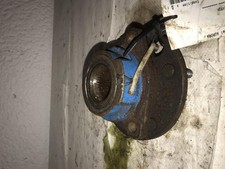 Buje de rueda trasero usado se adapta a: Oldsmobile Aurora 1998 trasero grado B