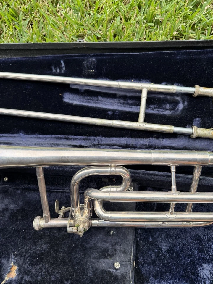 Trombone baixo Besson 10-10 válvula rotativa única feito na Inglaterra veja fotos!! - Imagem 4 de 4