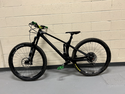 YT izzo Carbon frame 29'' 2022 size M fox 34 mountain bike black
