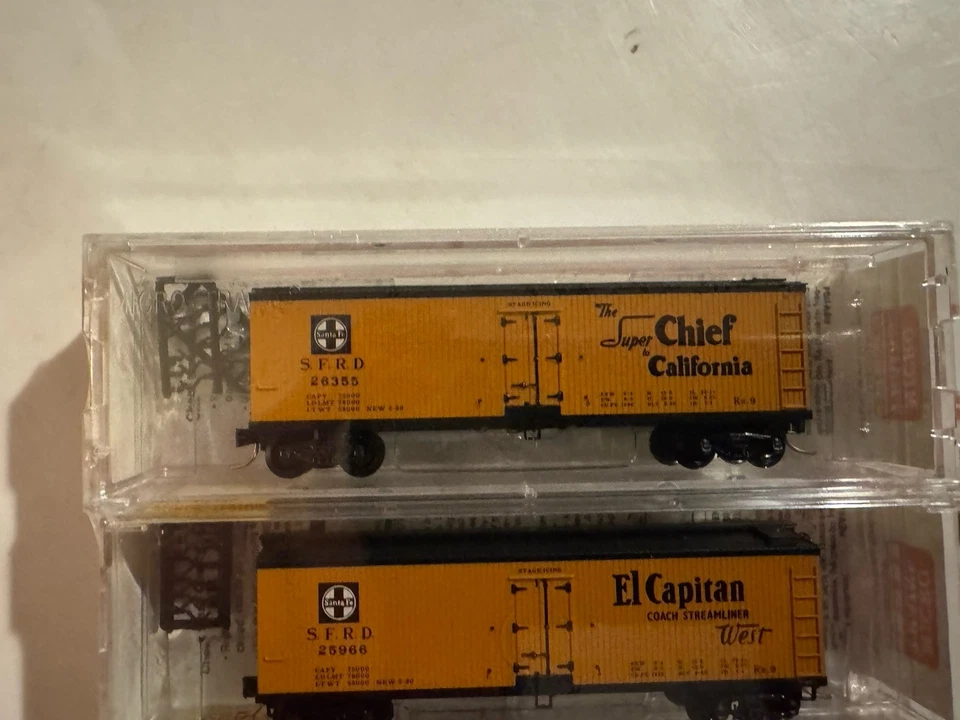 Paquete de 3 refrigerados escala N ***SANTA FE -- SFRD*** 40' con eslóganes - Micro trenes 47242 Foto 3 de 4