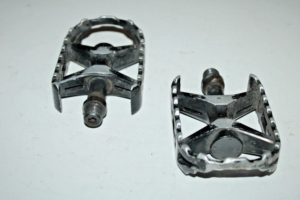 Pedales planos Suntour XCE 4050 de colección negros Bikepacking MTB Road Tour remitente de EE. UU. Foto 2 de 4