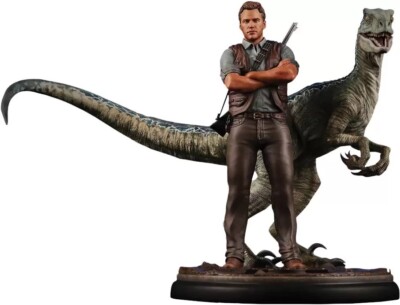 CHRONICLE Collectibles Jurassic World Owen And Blue Statue 1/9 Scale 193/325