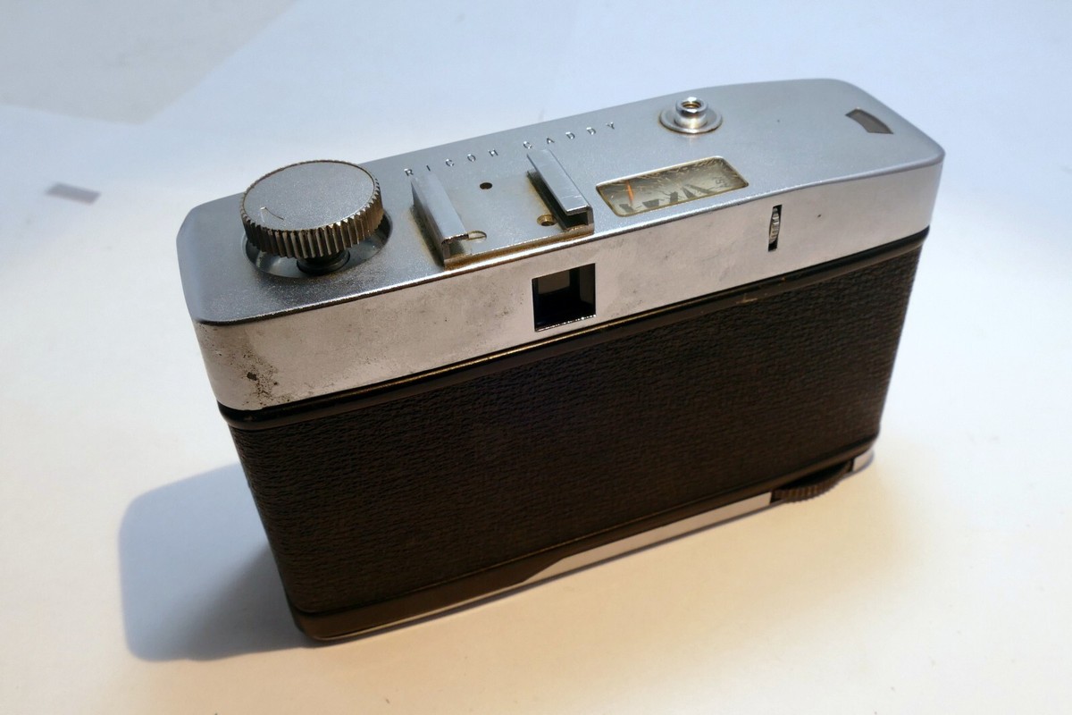 Ricoh Caddy Film 35mm half frame Camera w/ 25mm f2.8 lens
