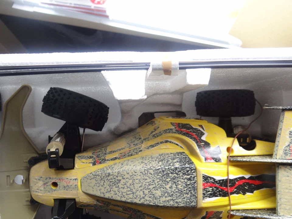 Grinder MUD Racers Auto Buggy Ferngesteuert RC Radio Control Nikko 1:18 OVP - Bild 2 von 4