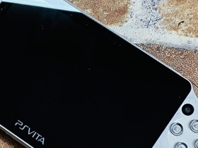 SONY PS Vita PCH-2000 ZA25 SILVER Japan PlayStation Charger  8GB Tested DDP