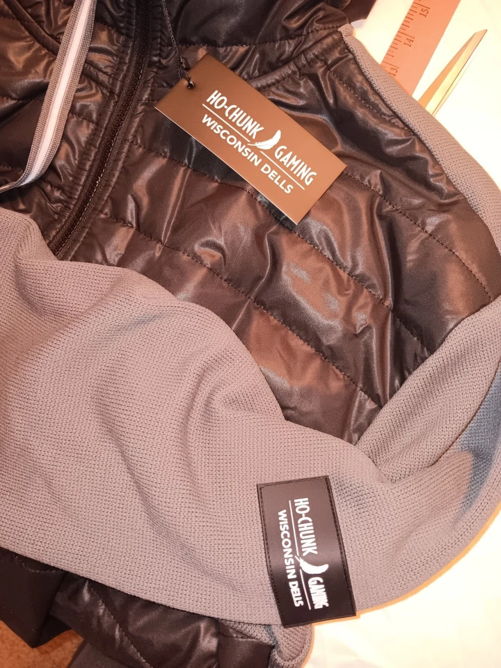 Ho-Chunk Gaming Wisconsin Dells Men's Gray And Black Hooded Jacket Size 4x NWT A - Image 4 of 4