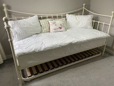 Laura Ashley HastingsDay Bed Frame With Trundle Excluding Mattresses