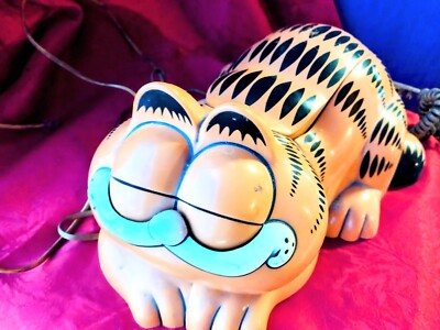 Iten #165 Vintage Garfield Telephone  Landline 1980s Retro Eyes Open 